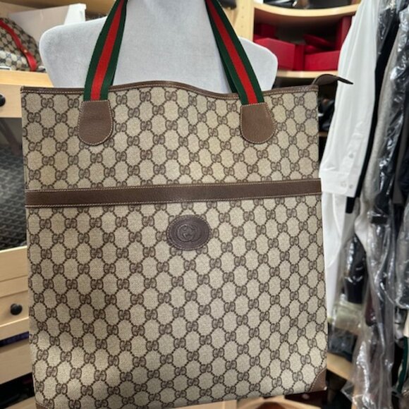 Share Show With @blockhart925 on 10-25 at 3:00 Ca Time GUCCI Bags GIVEEYY - Picture 6 of 13